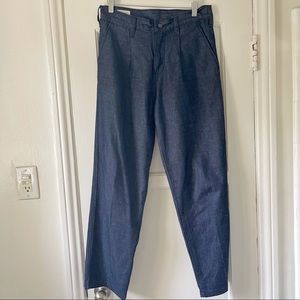 Levi’s Stay Loose fit trouser in dark blue size 28 fits like a size 30